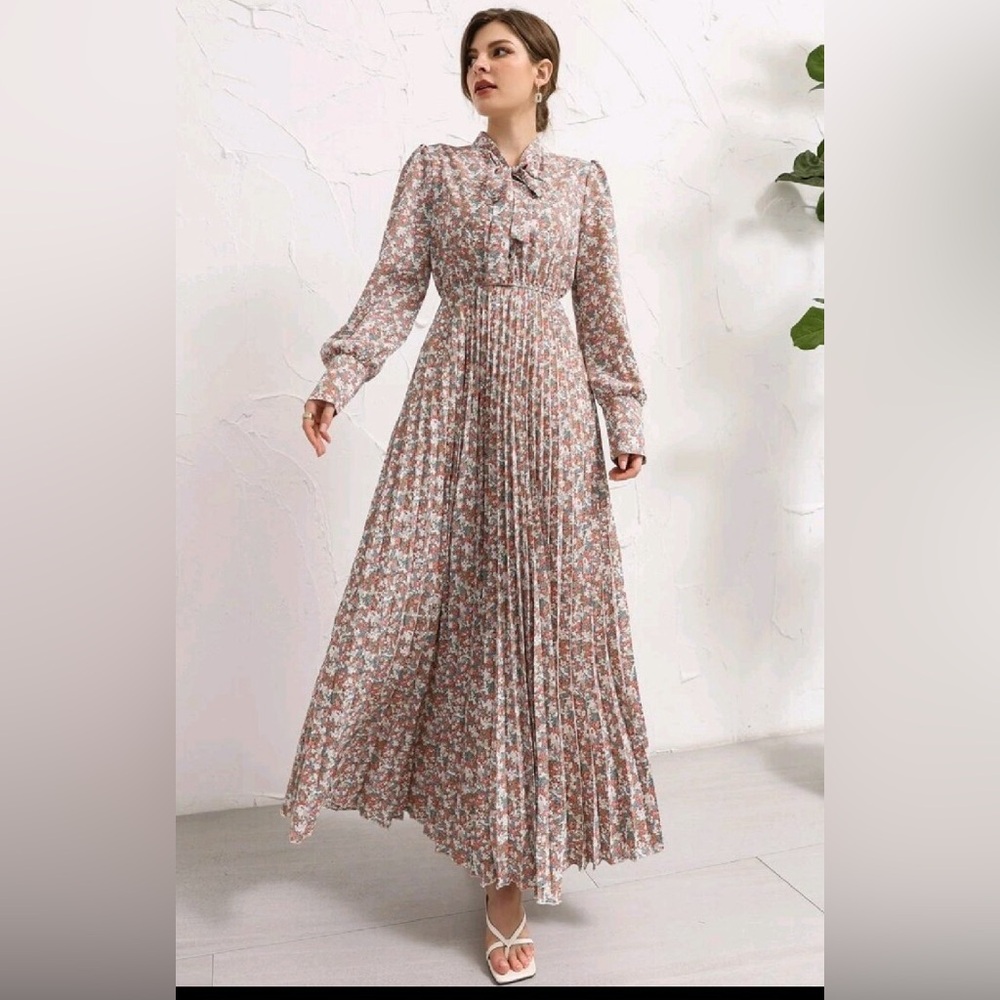 Floral Maxi Dress with Tie and Pleated Skirt Size 12